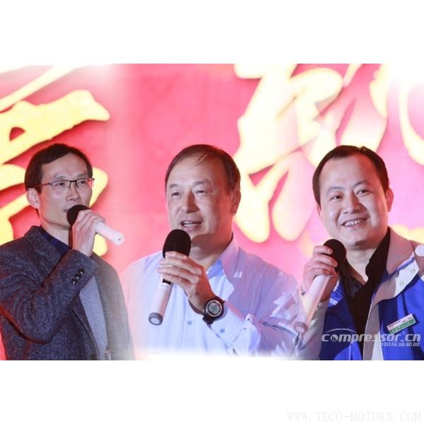【壓縮機】“品牌路 重啟航 共奮發(fā)”德耐爾2018年新春晚會成功舉行 行業(yè)資訊 第4張 【壓縮機】“品牌路 重啟航 共奮發(fā)”德耐爾2018年新春晚會成功舉行 行業(yè)資訊 第4張